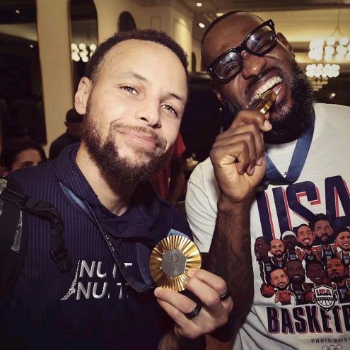 ˃̣̣̥᷄⌓˂̣̣̥᷅