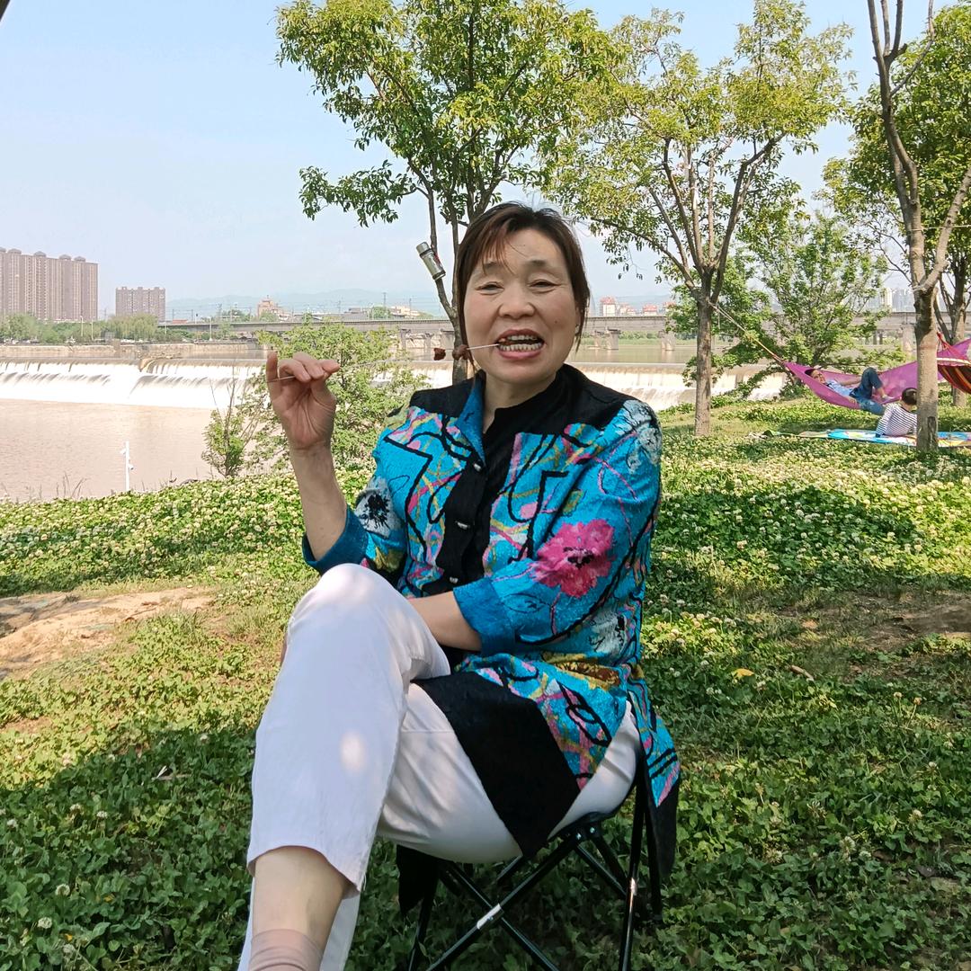 李...丽