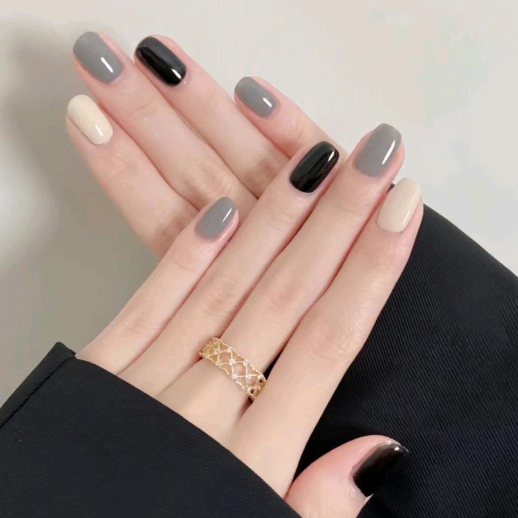 S̶ɪ̶ʟ̶ᴇ̶ɴ̶ᴛ̶