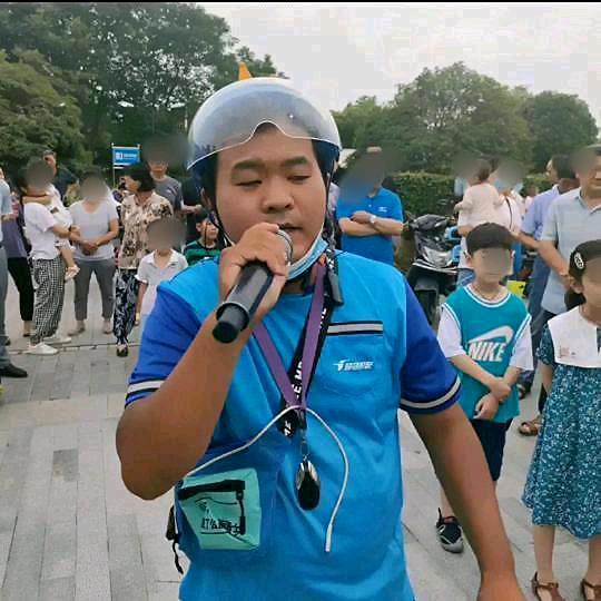 阿冠🎤歌