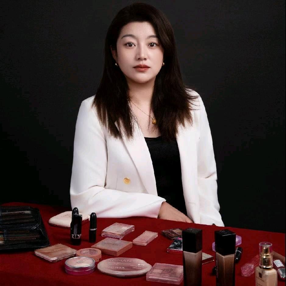 呼和浩特化妆师霞霞