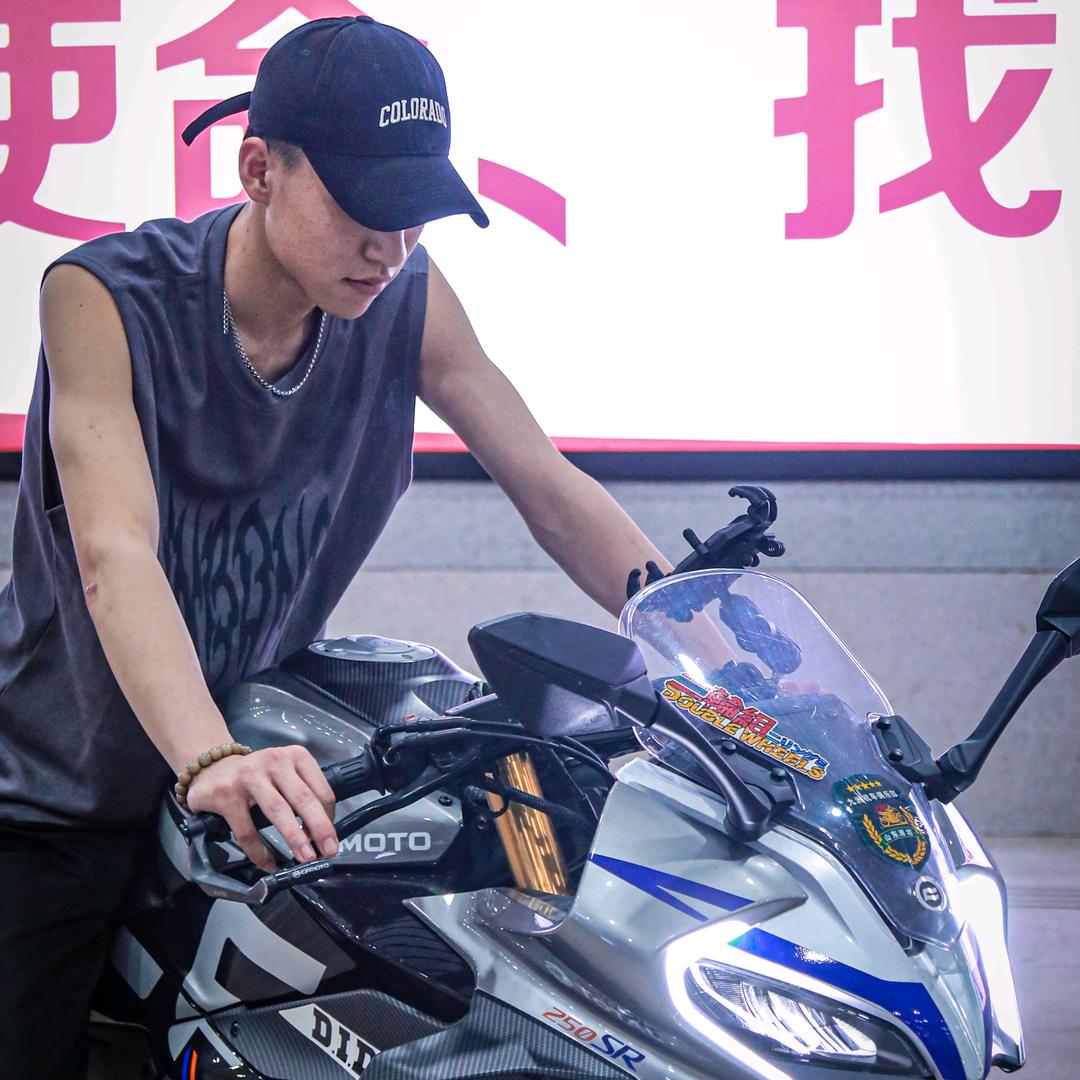 不会压弯的小趴菜