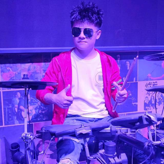 MR、李伟
