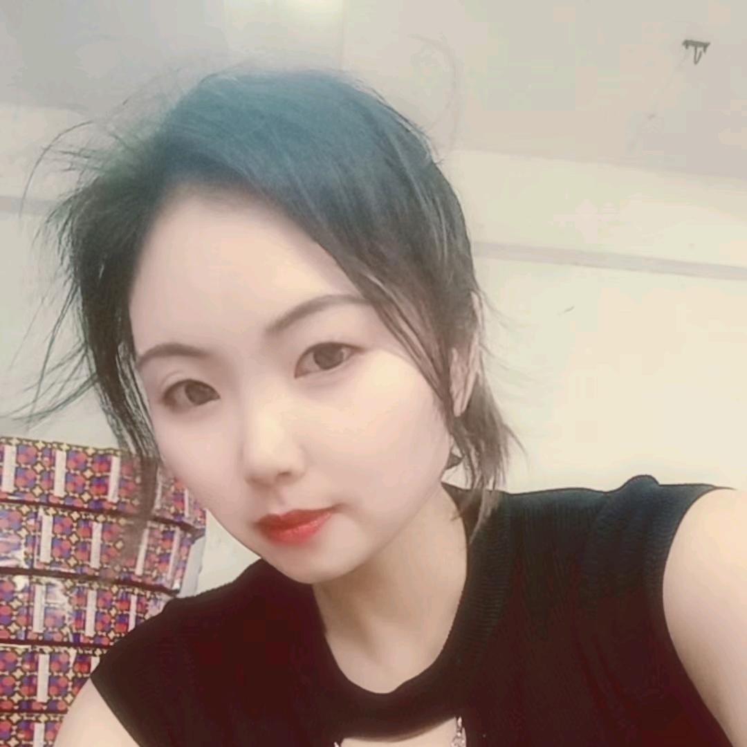 何丽