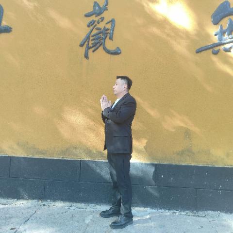 服装人钢哥@（无痕工艺服饰源头工厂）