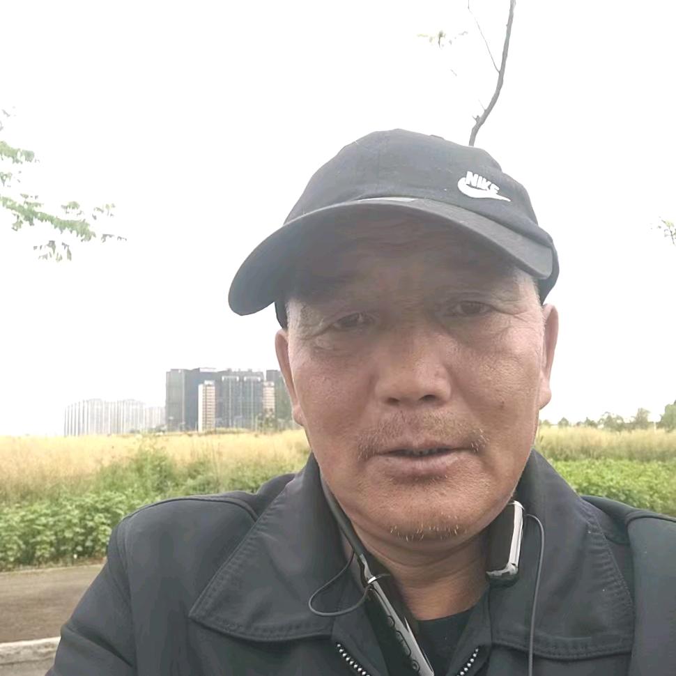 庆哥小跟班