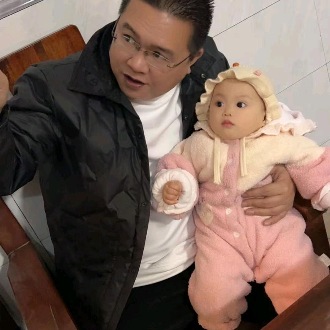 黄真