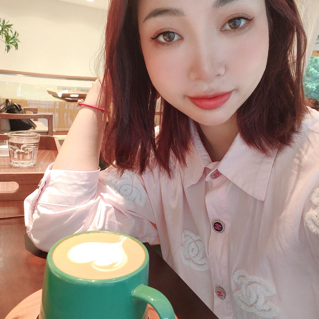 卖钢材凤姑娘