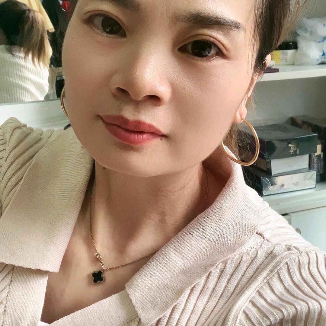 梅红理发