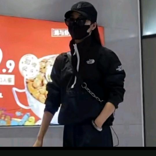 爱笑的憨憨（女钓友）