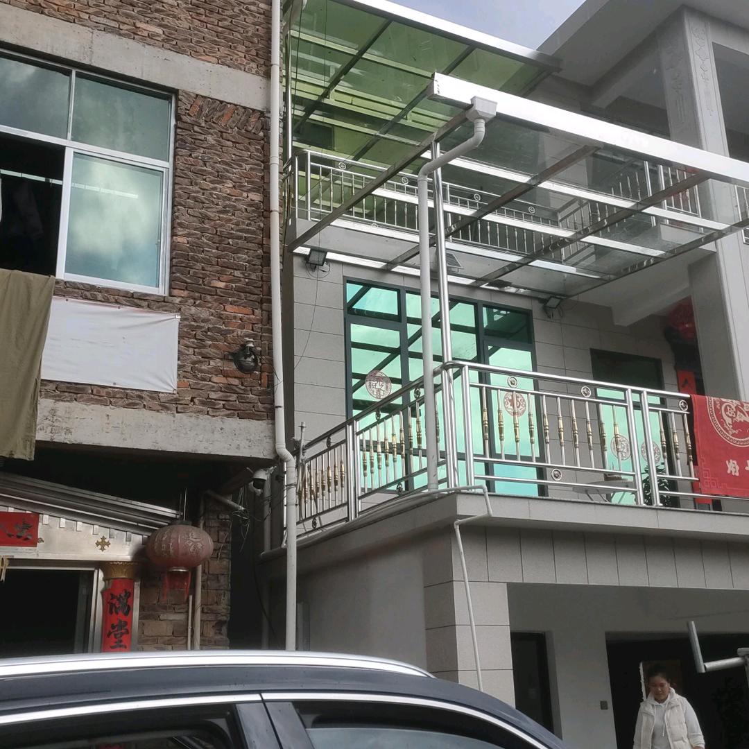 不忘初心，牢记使命。