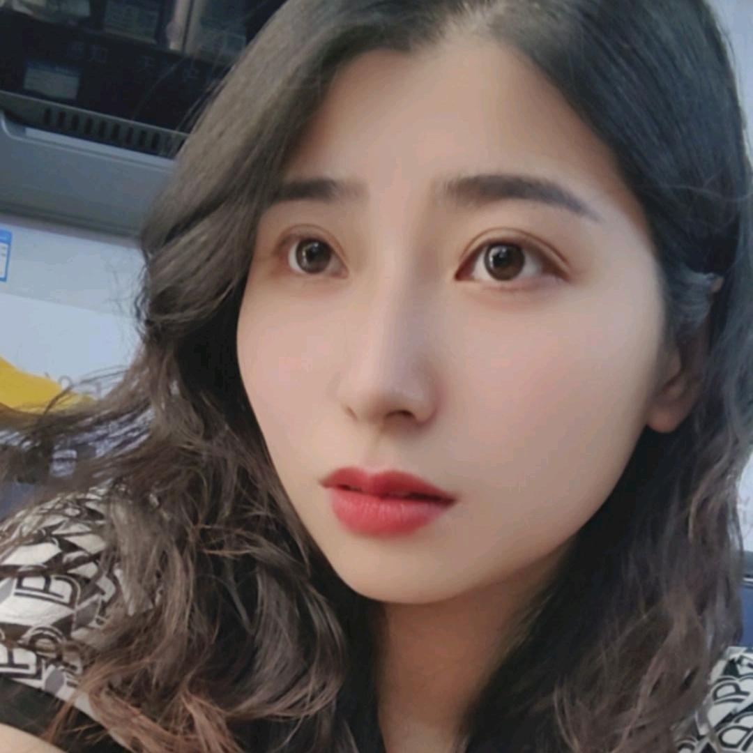 大足薇薇💖（卖空调的小姐姐）