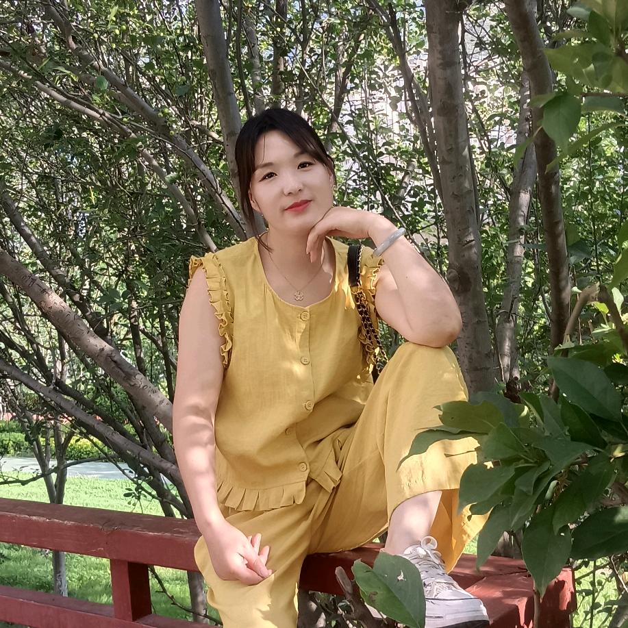 微笑掩饰悲伤