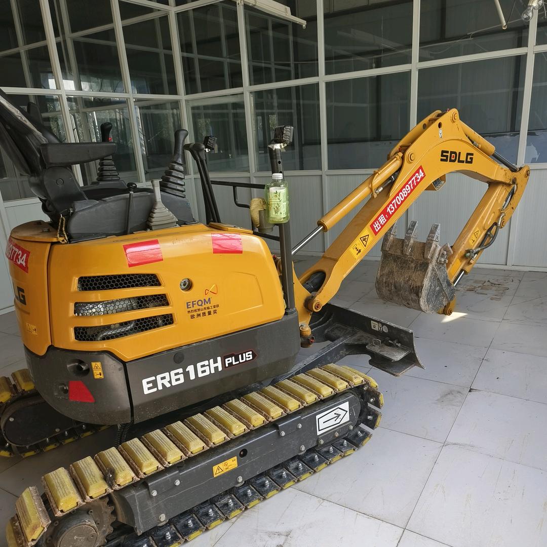 李哥。出租微挖钓机地下室整平厂房改造无梁