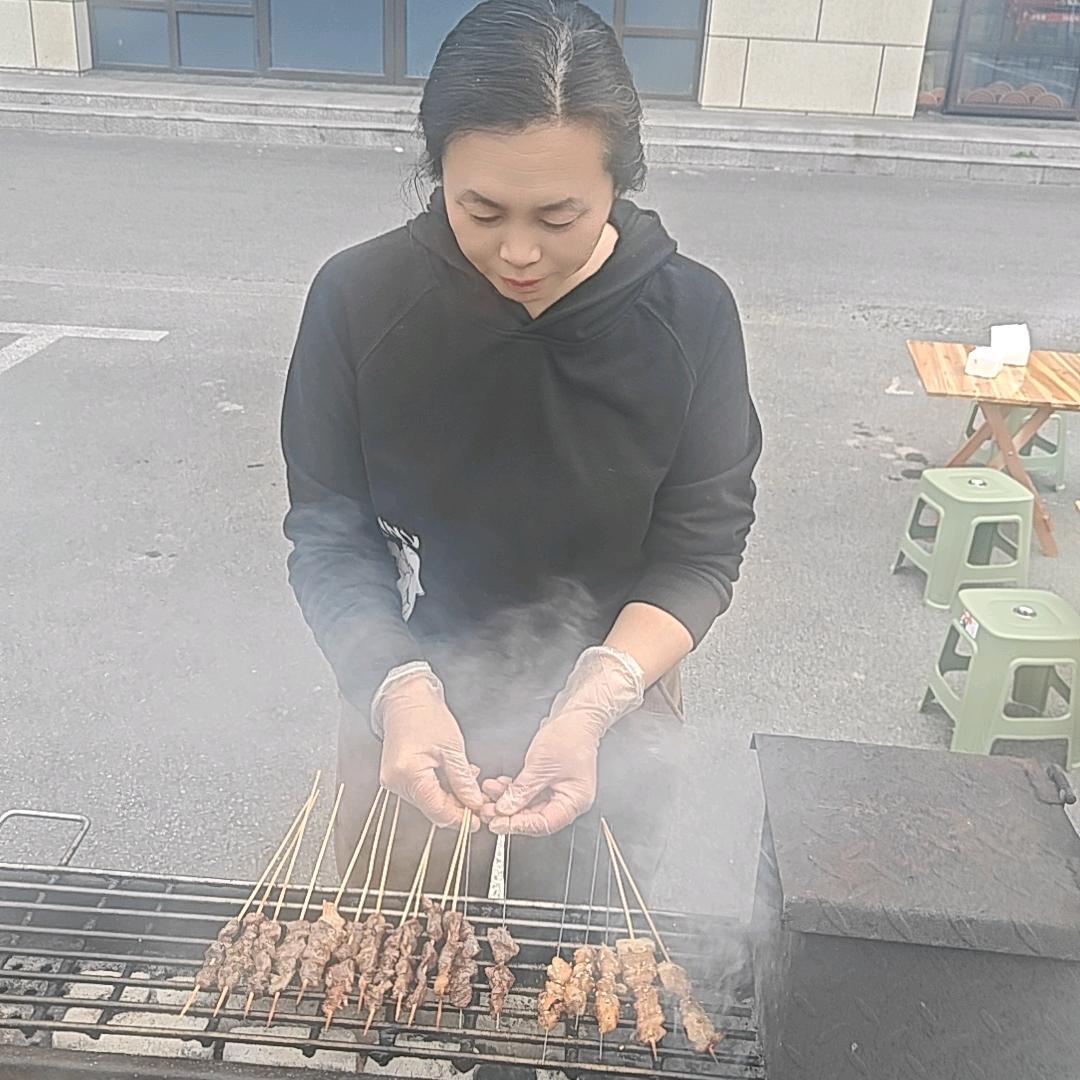 卖烧烤的