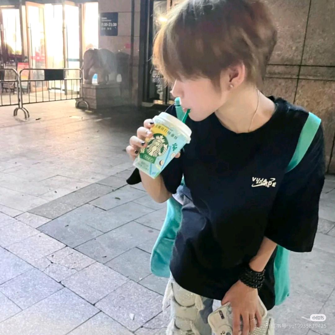 ☽︎︎