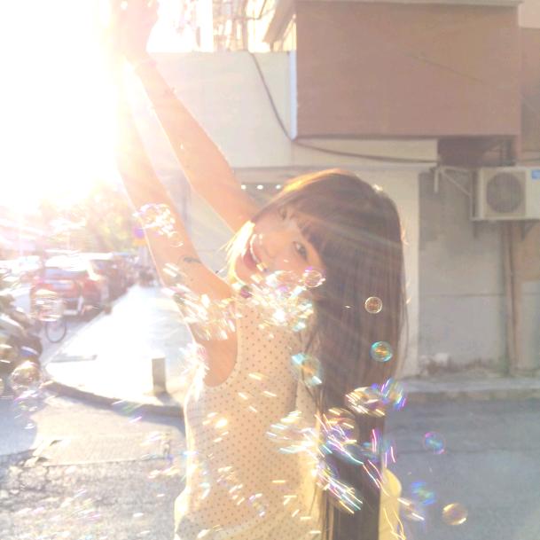 阳光开朗大女孩