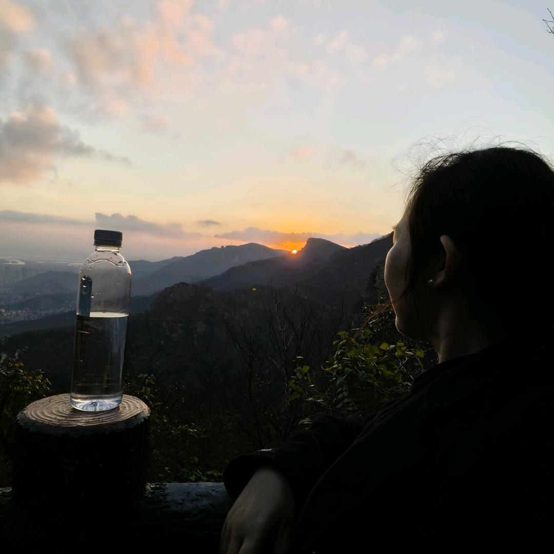 黄黄的黄