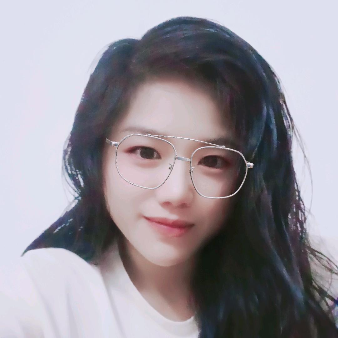 ℳঞ零距离💕❧⁵²⁰