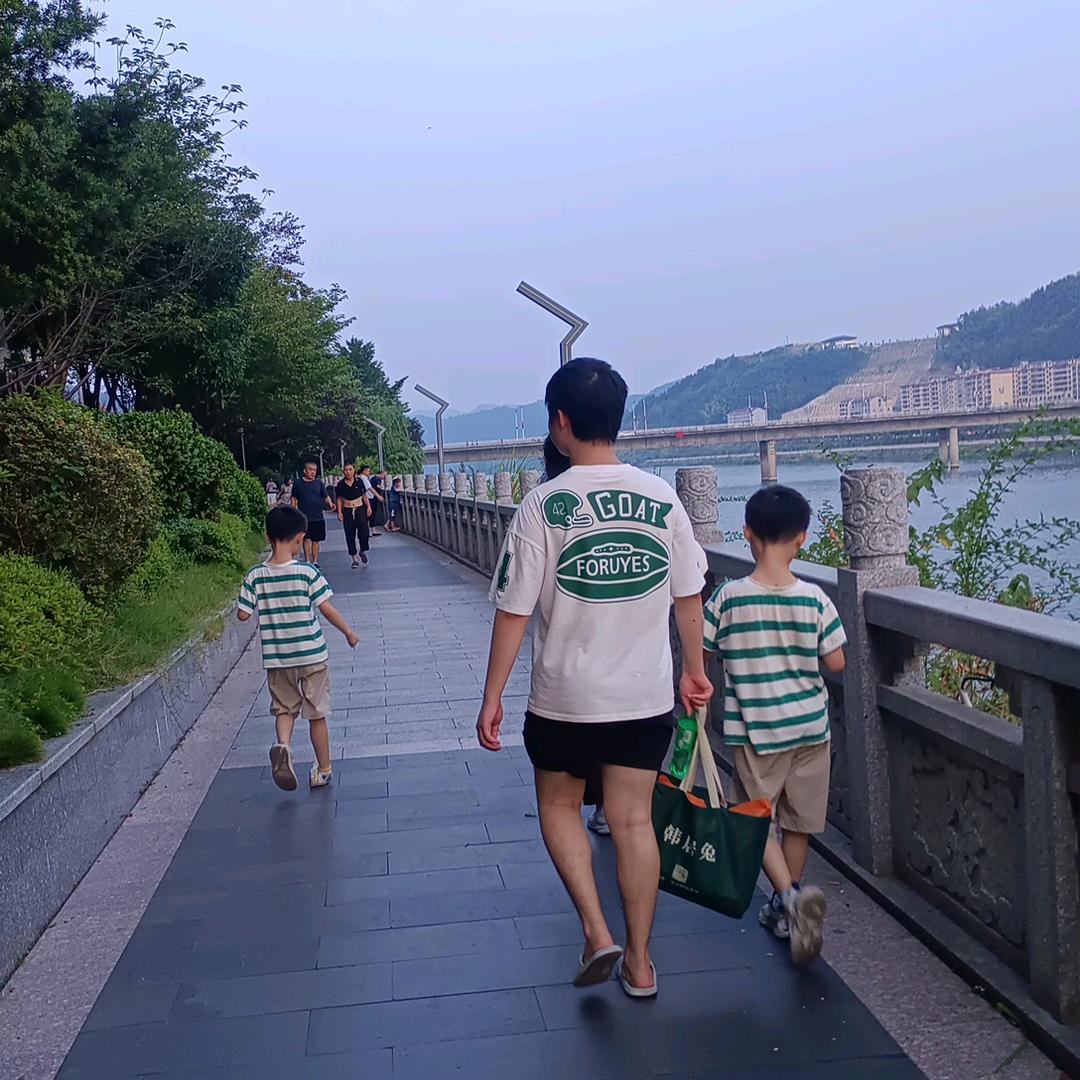 吉祥三宝👦👦👦