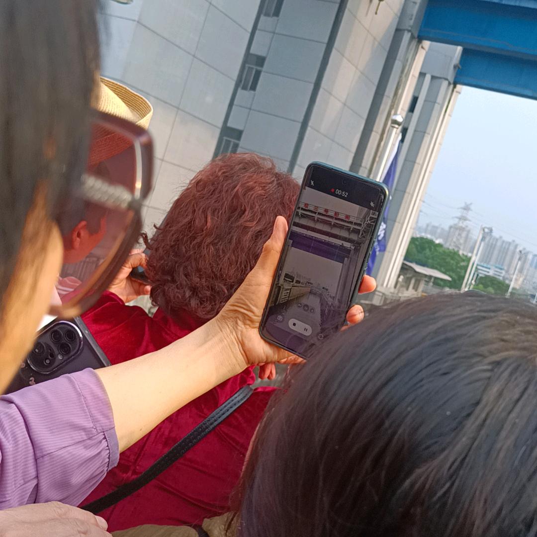 苹果姐姐～(￣▽￣～)~