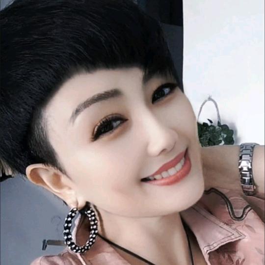 葛静时装
