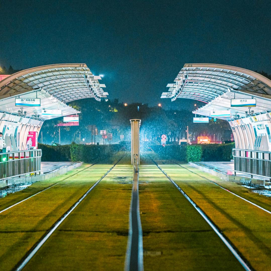 吃鱼摸饭加拍照！