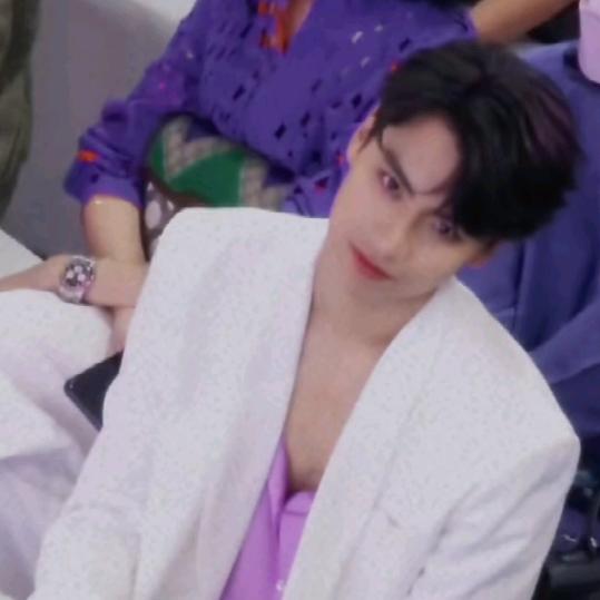 (〜￣▽￣)〜。。。