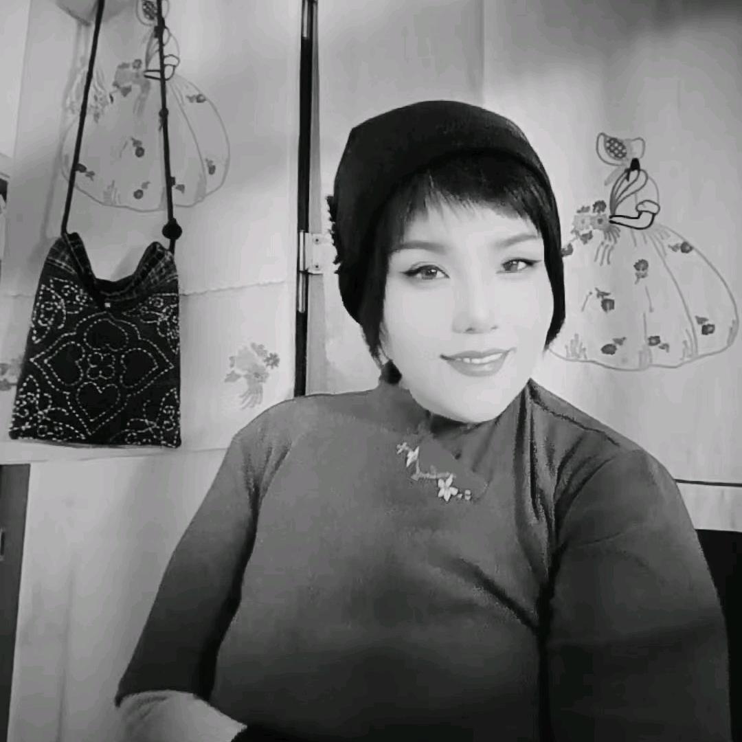 莲初🐍