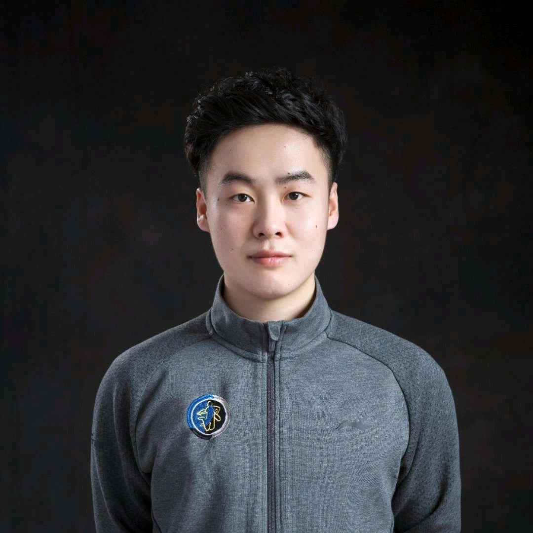 教跳绳的潘老师