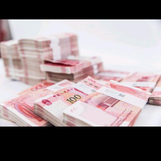 用耳朵看人吗？