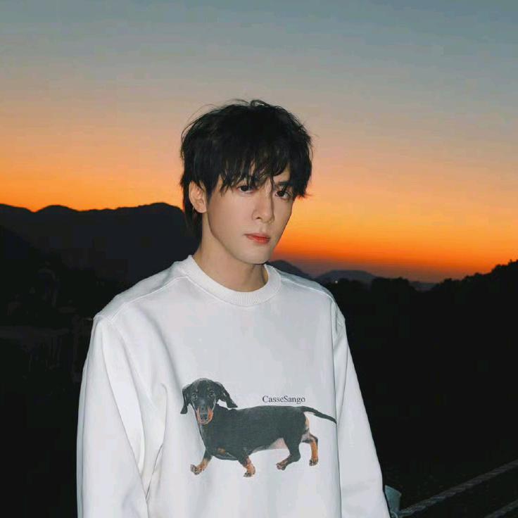 小晞来咯.👑