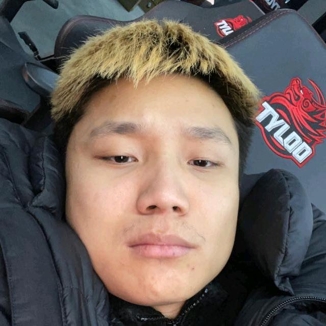 彭昱畅-