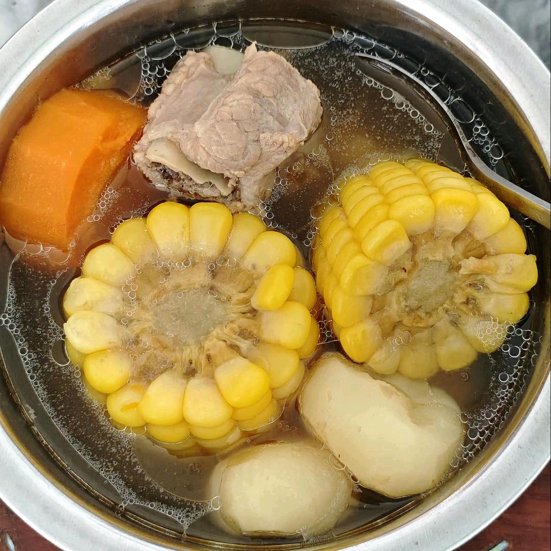 玉米萝卜马蹄排骨汤