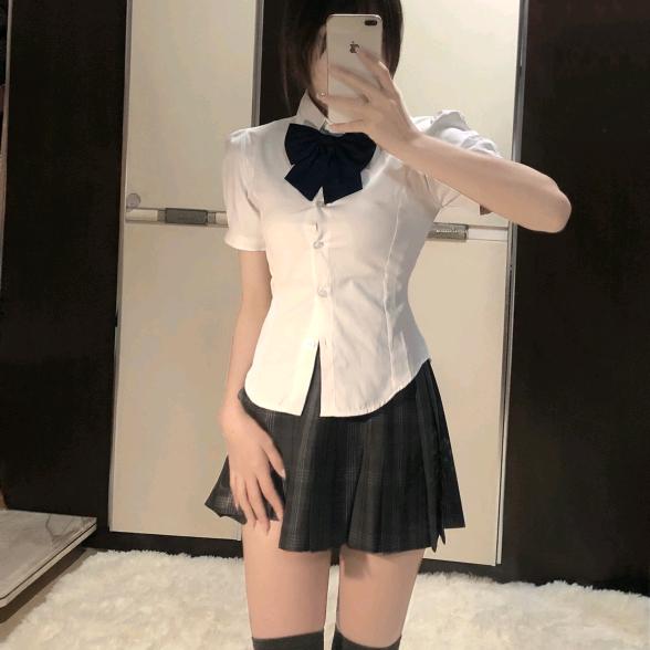 一杯冰美式☕️。