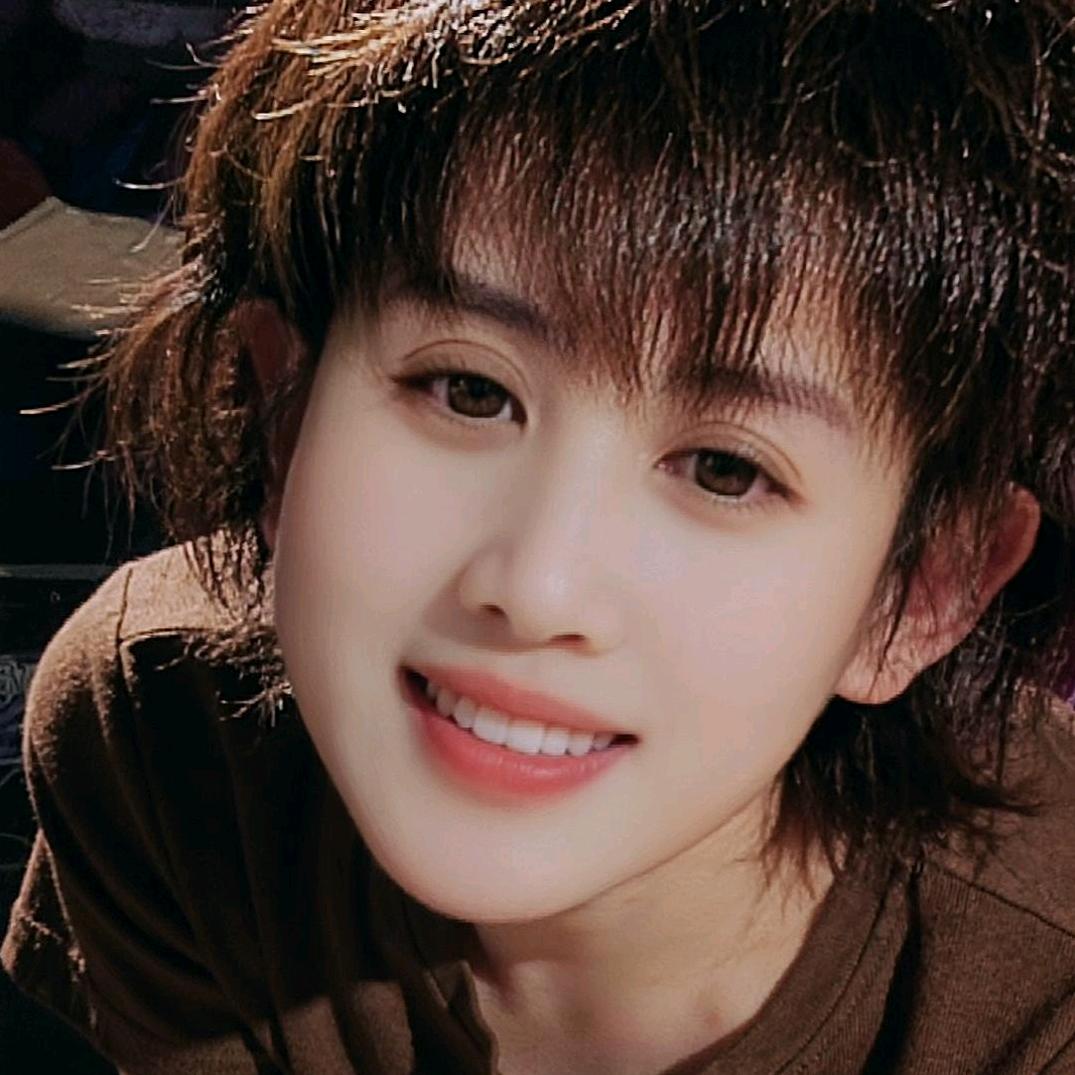 ღ᭄淡然一笑 🦋