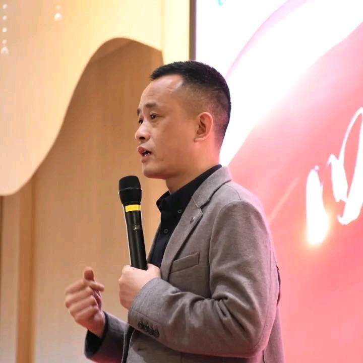 春秋装饰-鹏飞做装修