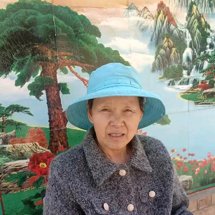 爱喝绿茶🫖的奶奶