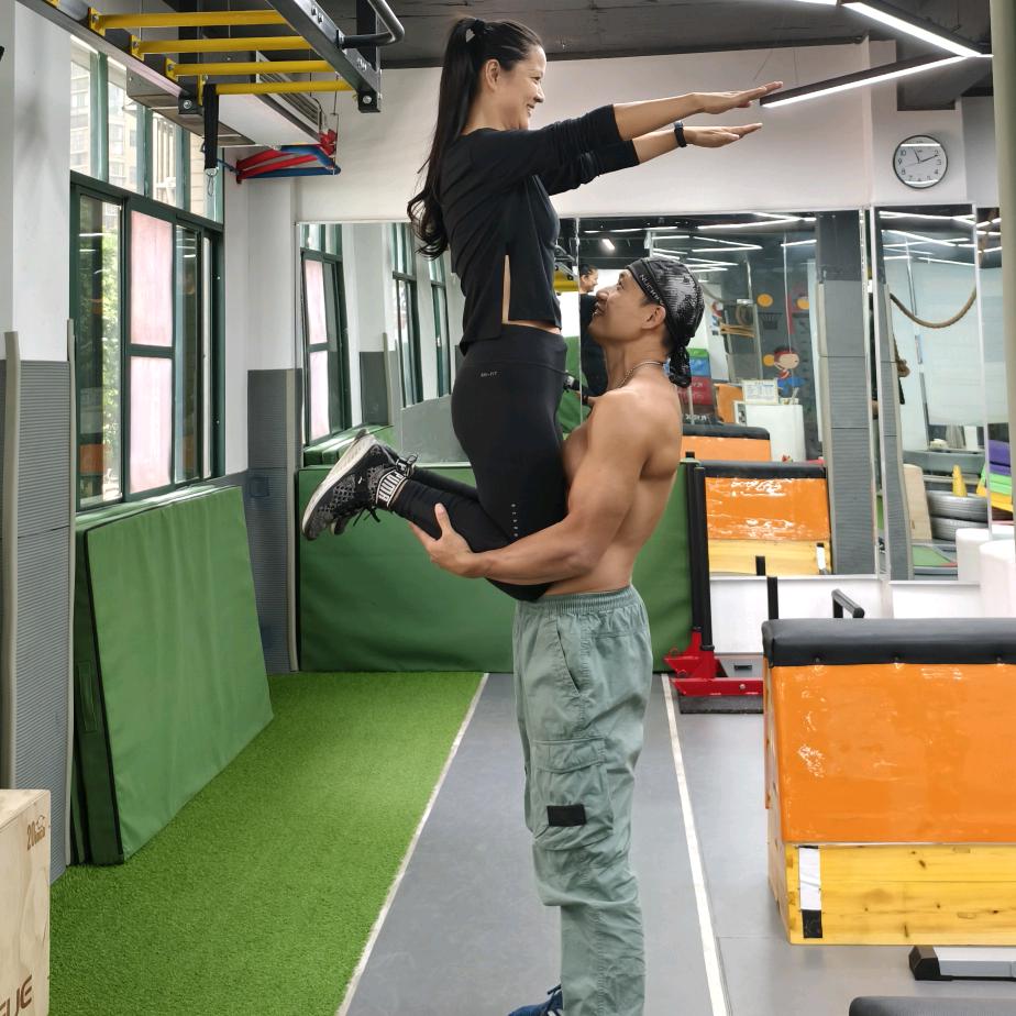 教体育的彭老师