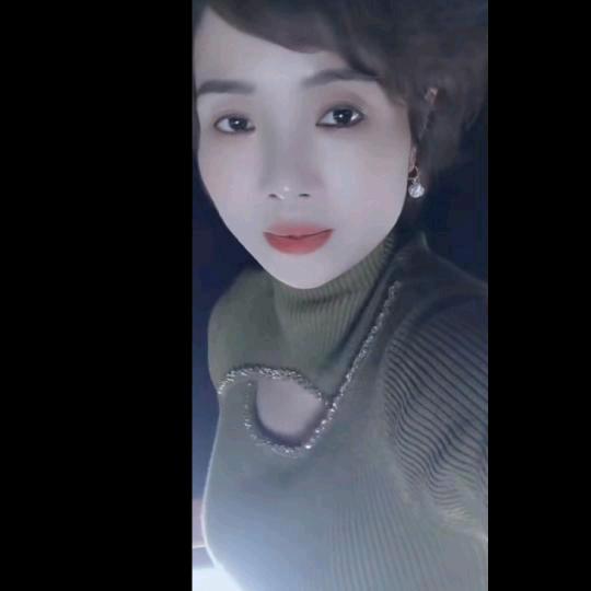 燕梦飞爱唱伤感情歌(每晚8.35直播)