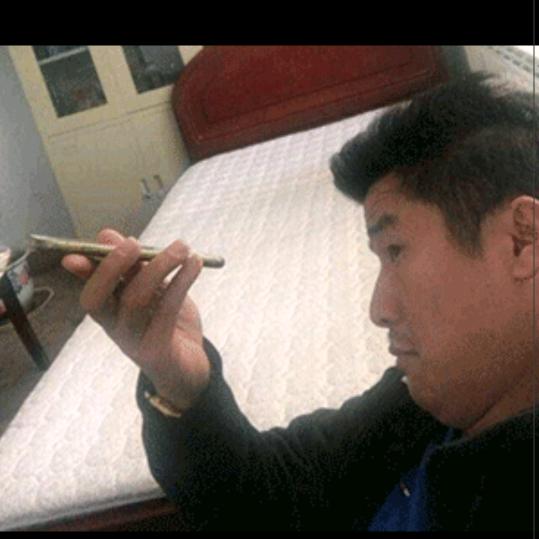 小白兔白又白两颗🍓蹦出来( 。人 。)