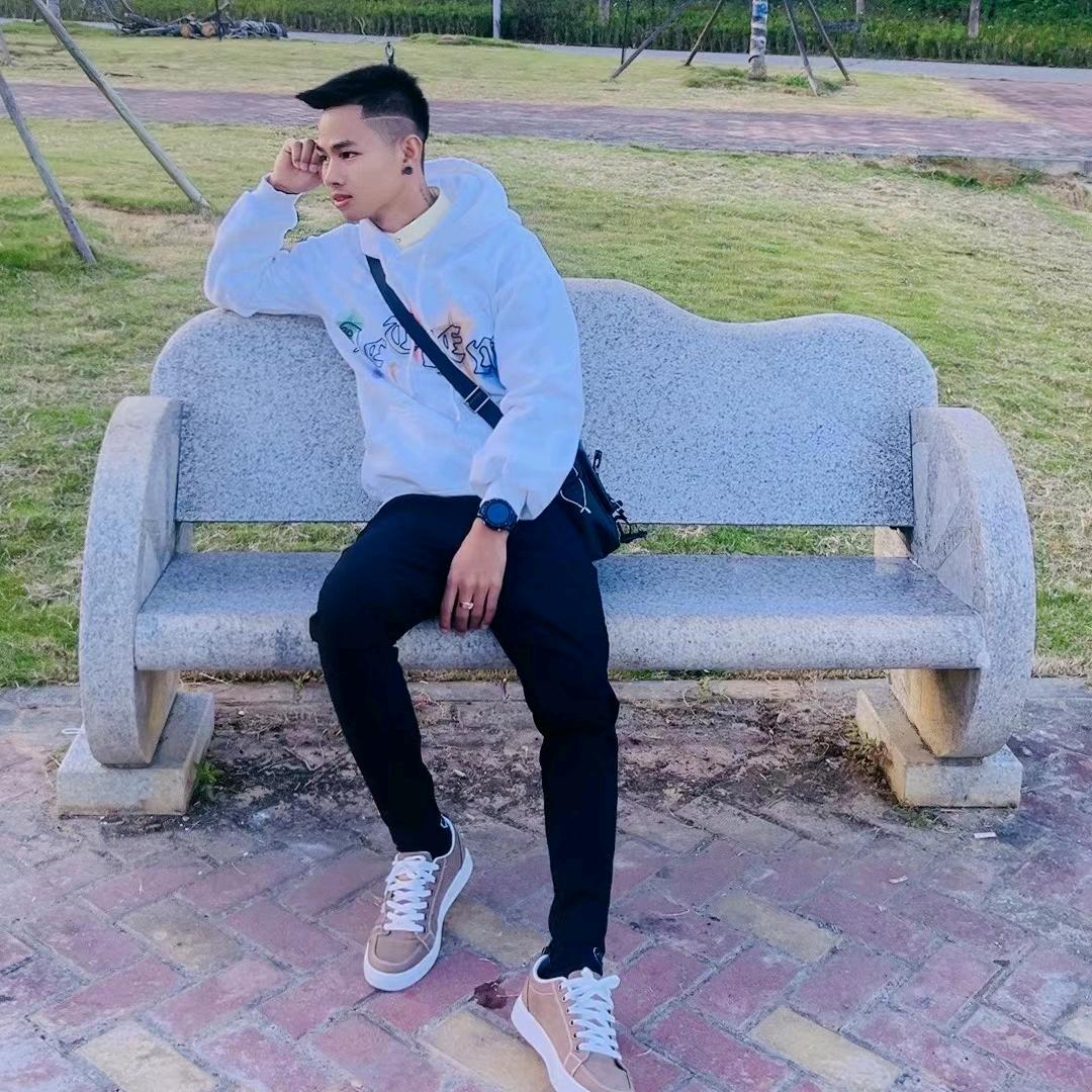 ဘဝသမားလေးရဲထိုက်🤗(1
