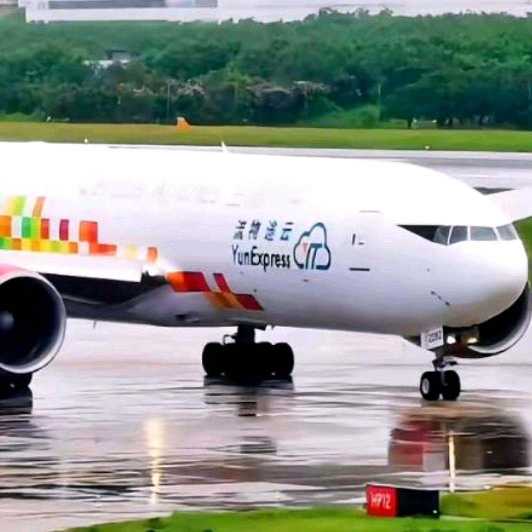 不擅长飞行大灰机✈✈
