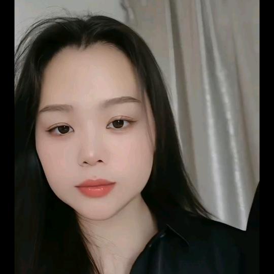 青梅爱穿搭