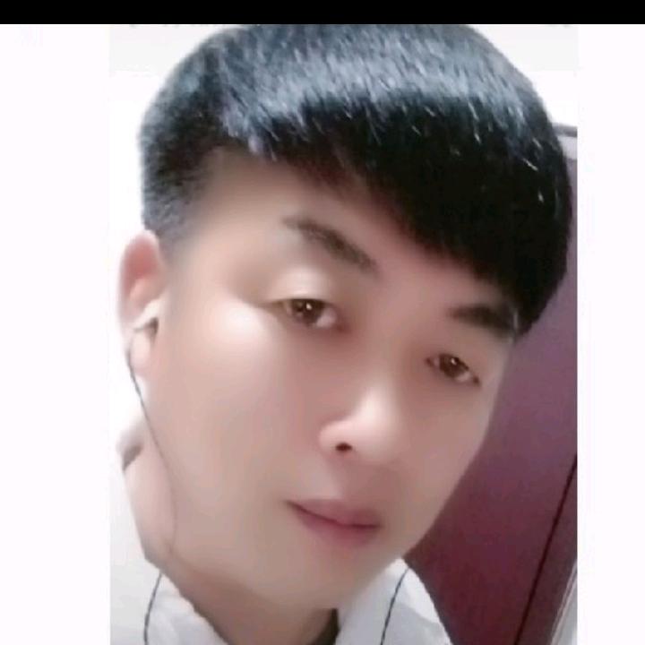 👉你的初💋给了烟🍾