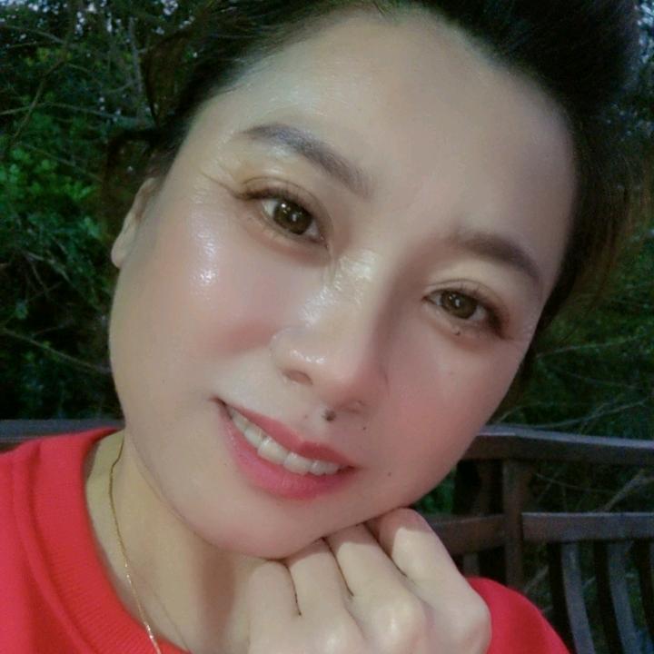雪山莲花