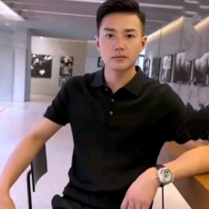 光头哥。