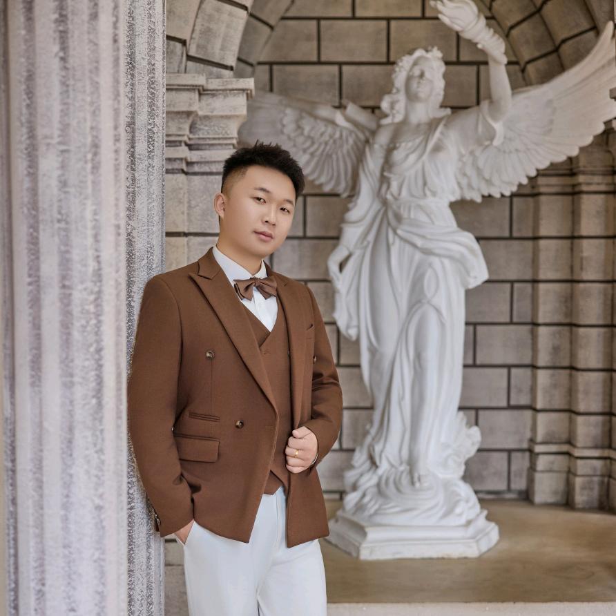 贵阳包租公呆木头（收租毛胚房6-10年）