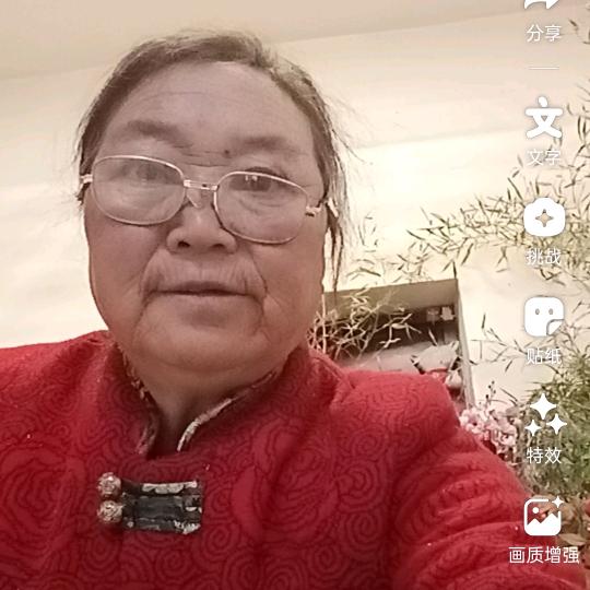 王芳姐。晚8:20开播。