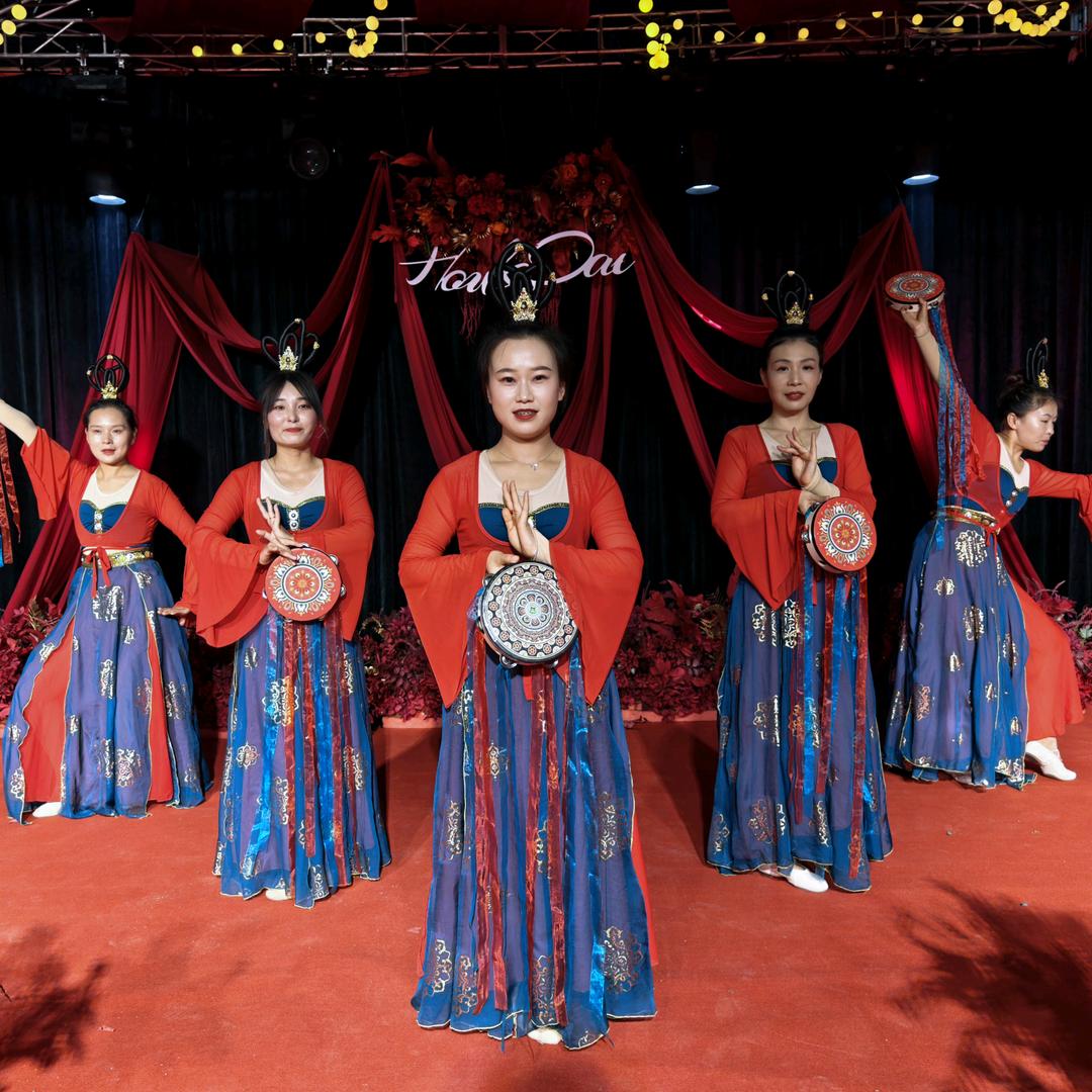 阳光舞团“婷”《招队员》